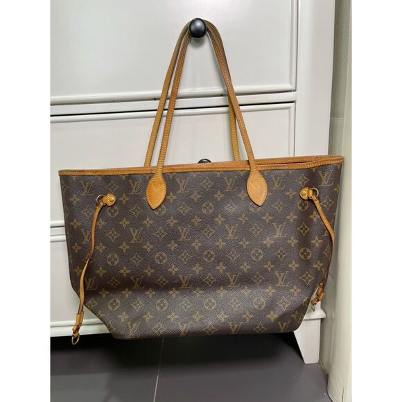 Louis Vuitton Handbags - Louis Vuitton Women Pre-Loved Bag Very Good Condition